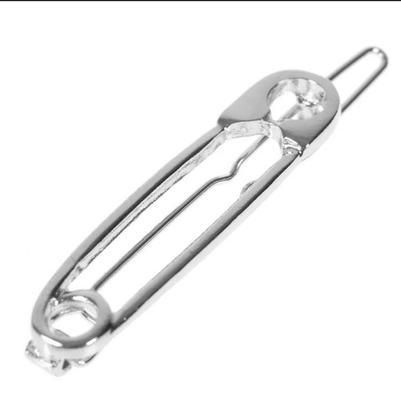 ⚜️[𝟯/$𝟭𝟴]⚜️Safety Pin Simple Hair Clip NEW - Picture 6 of 8